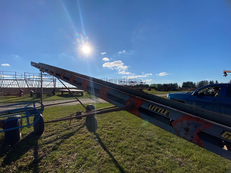 Augers/Conveyers  Little Giant Bale Elevator - 40' Photo